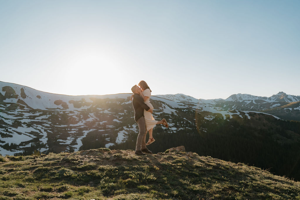 Colorado Adventure Engagement Photoshoot